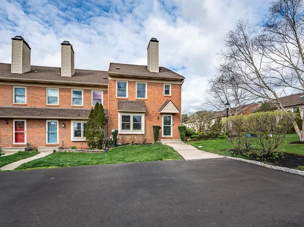 3927 Carriage Dr, Skippack, PA 19474