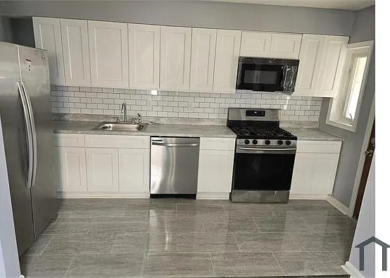 4 bed, $2,700 — Photo 4