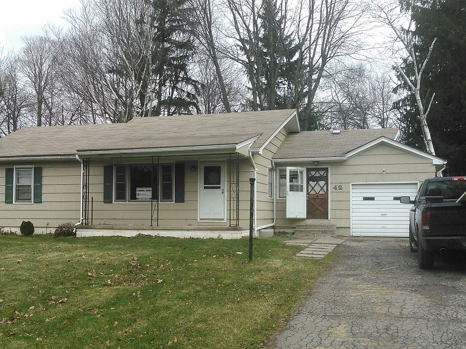 1st image of 42 Ramblewood Dr