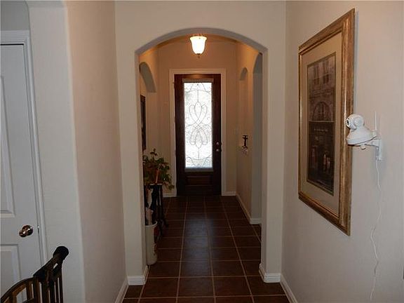 5th image of 924 Green Coral Dr