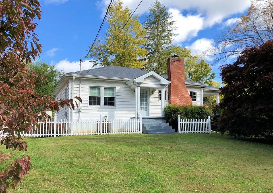 1st image of 225 Meadow Dr