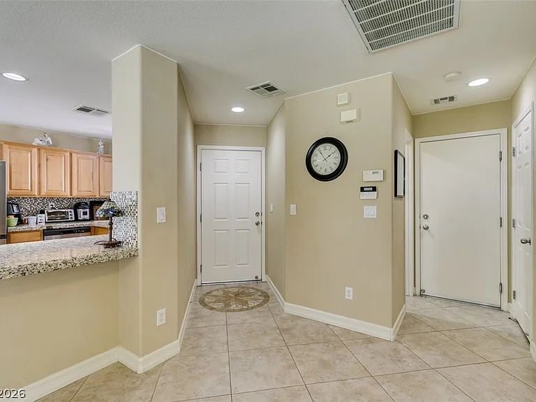 2619 Begonia Valley Ave — Photo 5
