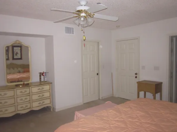 2020 Shangrila Dr APT 109, Clearwater, FL 33763