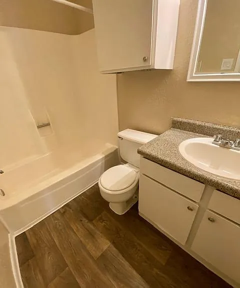 Tower Park Apartments — Photo 59