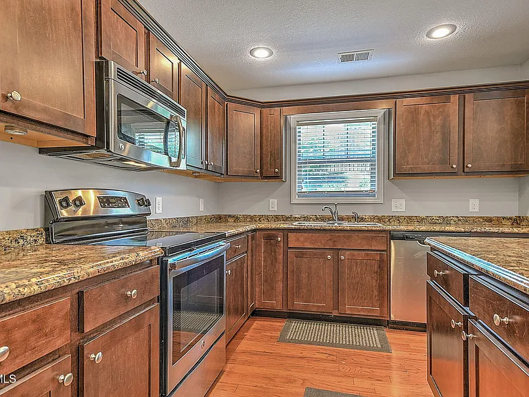 1092 Aberlea Valley Cir — Photo 12
