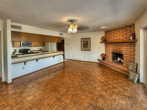 3rd image of 5031 N Stonehouse Pl