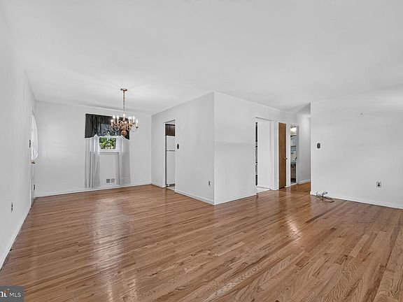 3rd image of 6703 Eilerson St