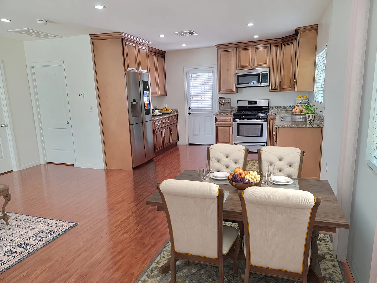 1010 Florence Pl — Photo 3