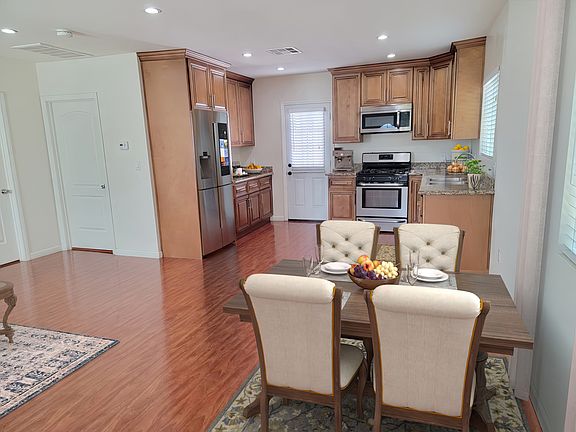 3rd image of 1010 Florence Pl #1010