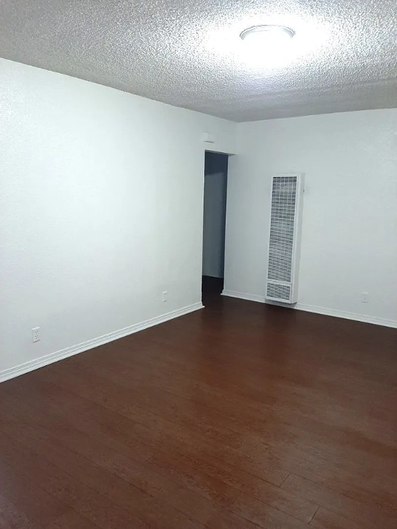 2 bed, 1.0 bath, 850 sqft, $2,450 — Photo 4