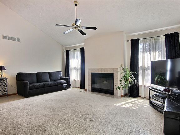 5th image of 6321 Peachtree Cir