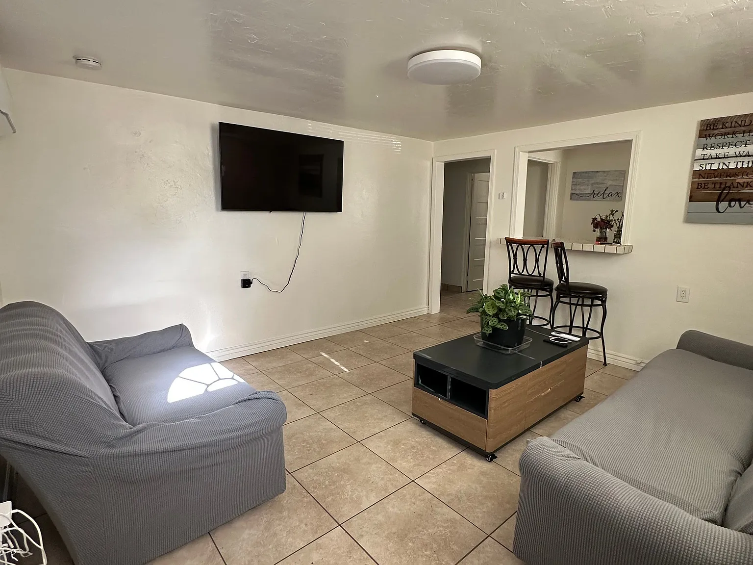 1 bed, 1.0 bath, 97 sqft, $700 — Photo 3