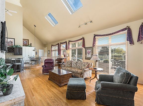 5th image of 24323 W Turnberry Ct