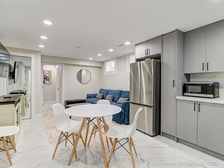 37 Bentworth Ave #LOWER — Photo 17