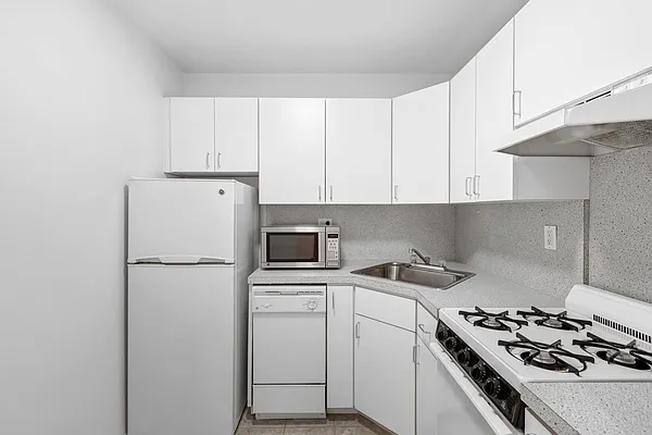 Rented by GoodRock Realty | media 4