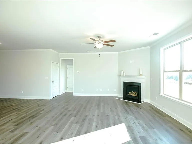 452 Hellen Valley Dr — Photo 6