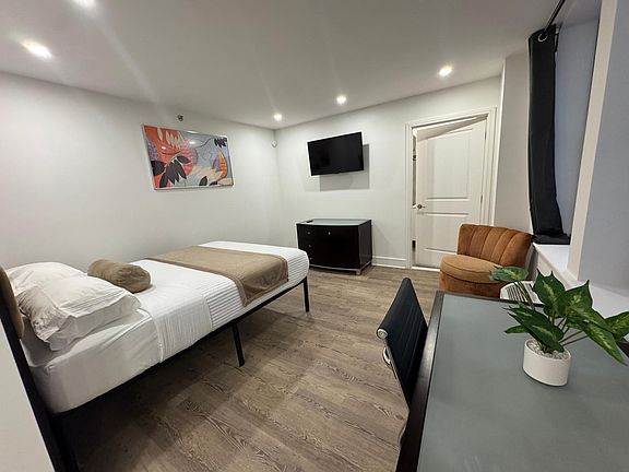 4th image of 45 W 81st St #6P