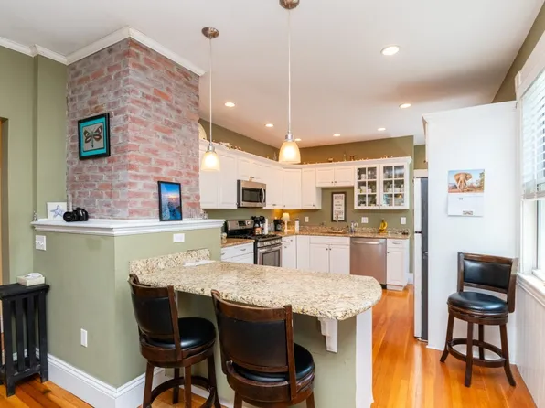 18 Dighton St, Brighton, MA