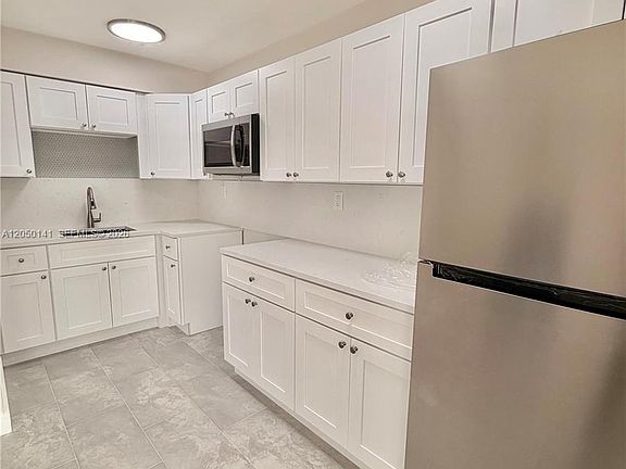 5th image of 1632 NE 4th Pl APT 2