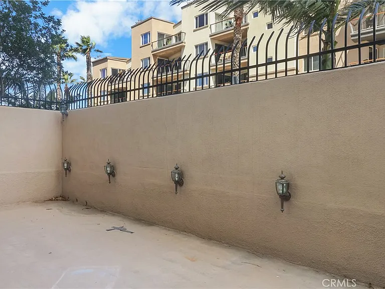 1310 E Ocean Blvd — Photo 32