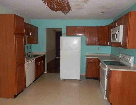 3rd image of 8577 Enochs Dr