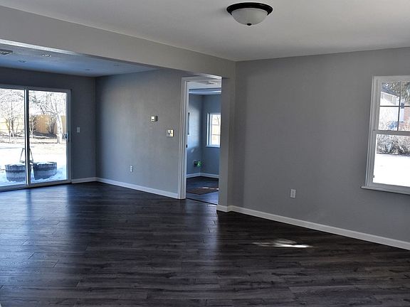 3rd image of 216 E Pershing Ave