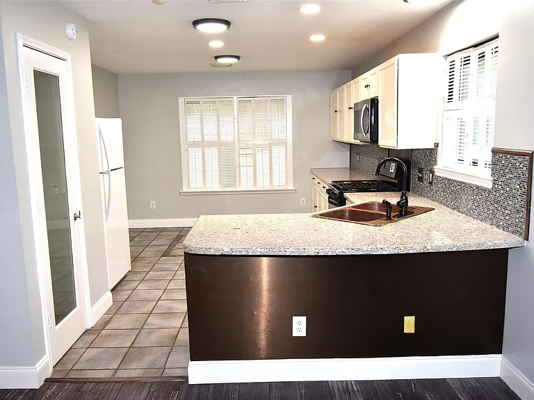 21022 Creek Edge Ct — Photo 5
