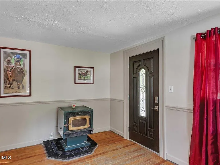 68 Marvin St — Photo 6
