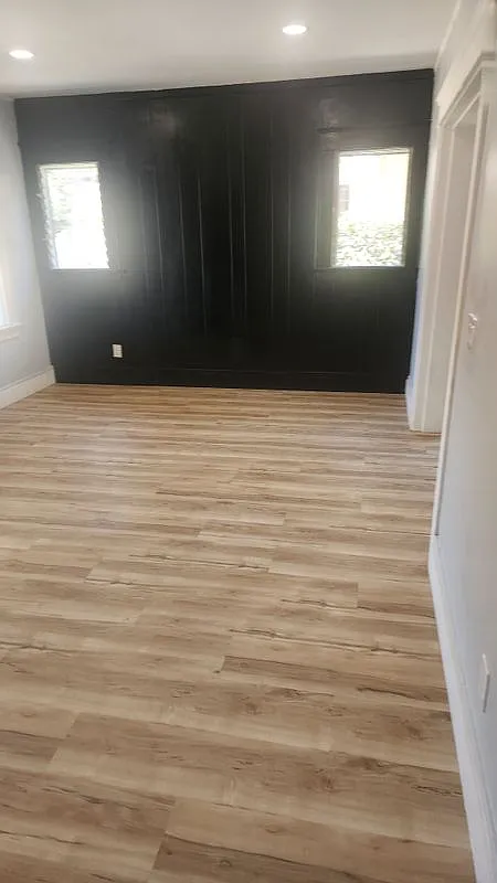 5 bed, 2.0 bath, 1164 sqft, $3,900 — Photo 2