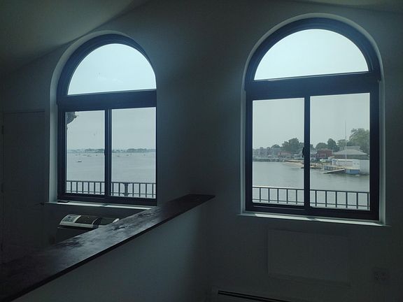 5th image of 204 Beach St #3