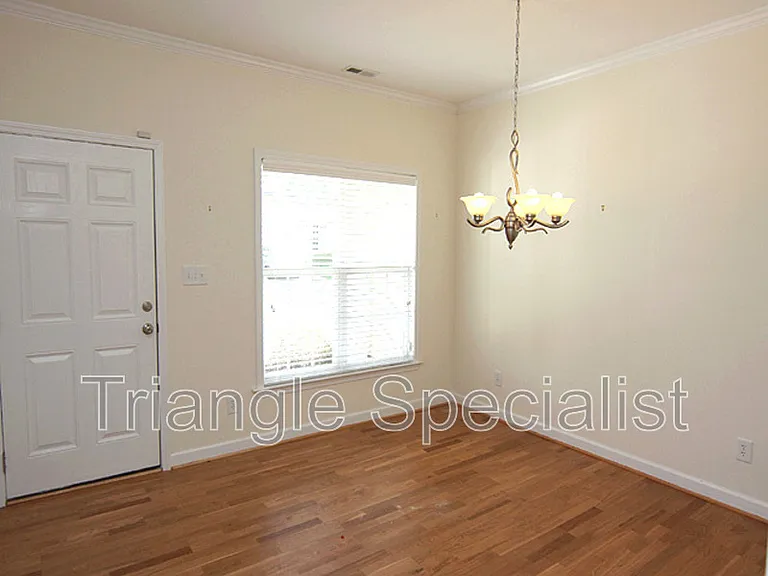 7236 Aquinas Ave — Photo 2