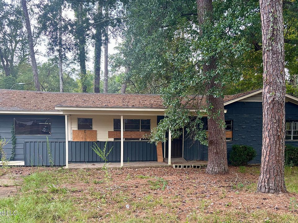 1st image of 441 Cummins St