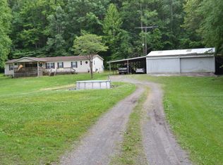 8899 Poplar Grove Rd, Celina, TN 38551