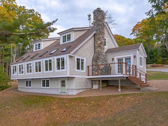 3rd image of 1008 Surry Road