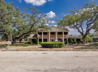 1101 Clark St, Yoakum, TX 77995