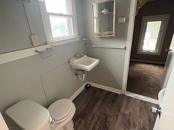 3rd image of 1707 2nd Avenue N Duplex #2