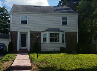 31 Brookside Dr, Cranston, RI 02910