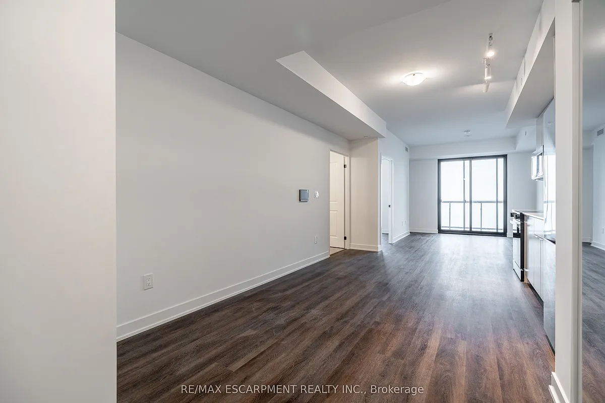 Building Photo - 2075 Lakeshore Rd #1205