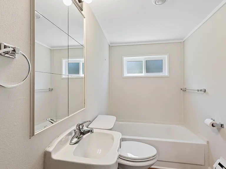 2013 SW Dakota St — Photo 15