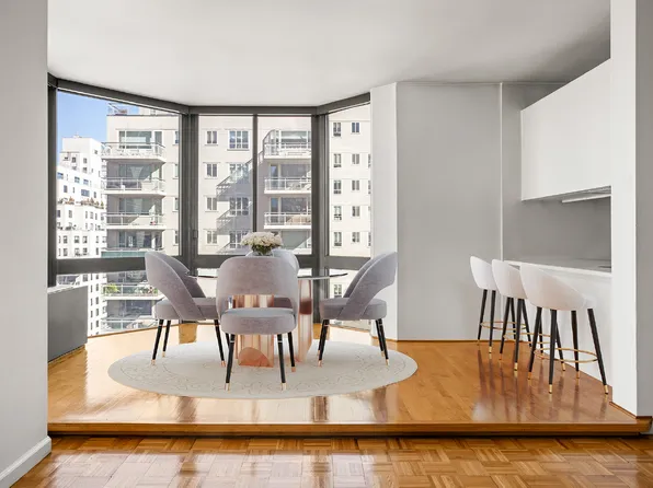 200 East 65th Street image 3 of 6