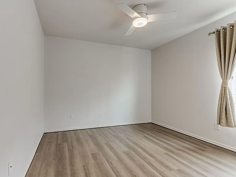 15704 Caney Dr — Photo 25