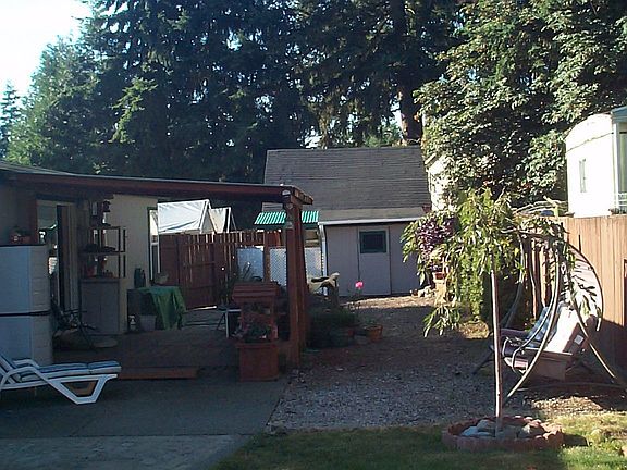 Backyard w/covered deck