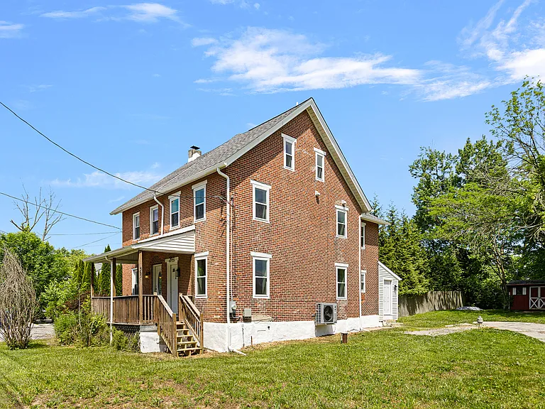 563 Rosedale Rd — Photo 1