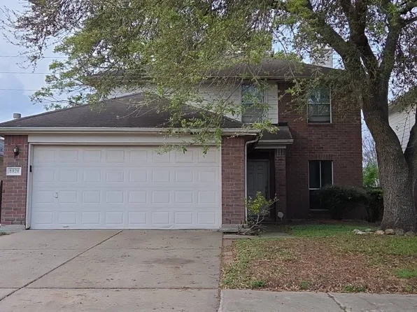 8826 Pecan Place Dr, Houston, TX 77071