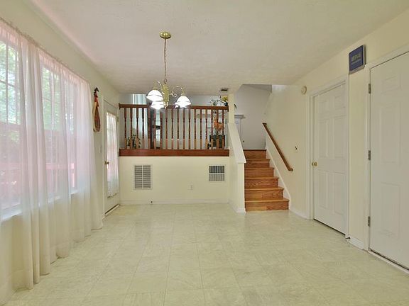 4th image of 2265 Valley Wood Dr