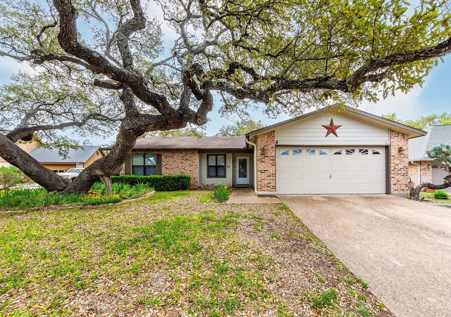 57 Woodcreek 78676 | 4 Bed 2 Bath 2 Car Garage $2175 — Photo 2
