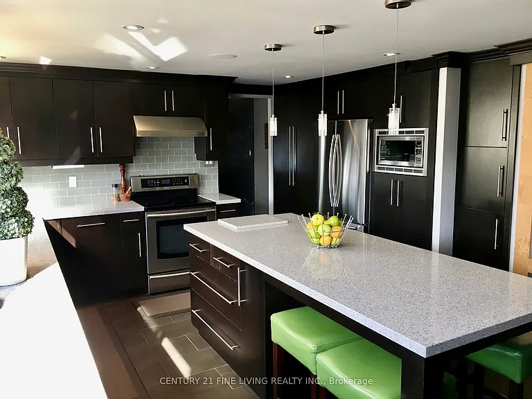 256 Jarvis St #15D — Photo 2