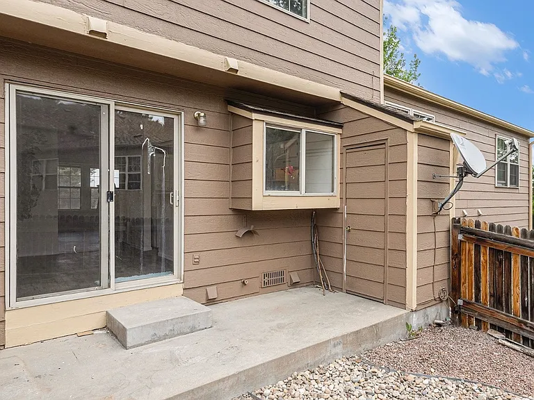 Overland Dr — Photo 14