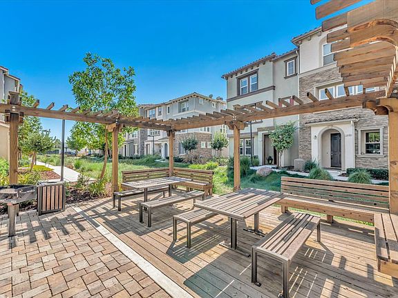 3rd image of 18008 Navarra Ln