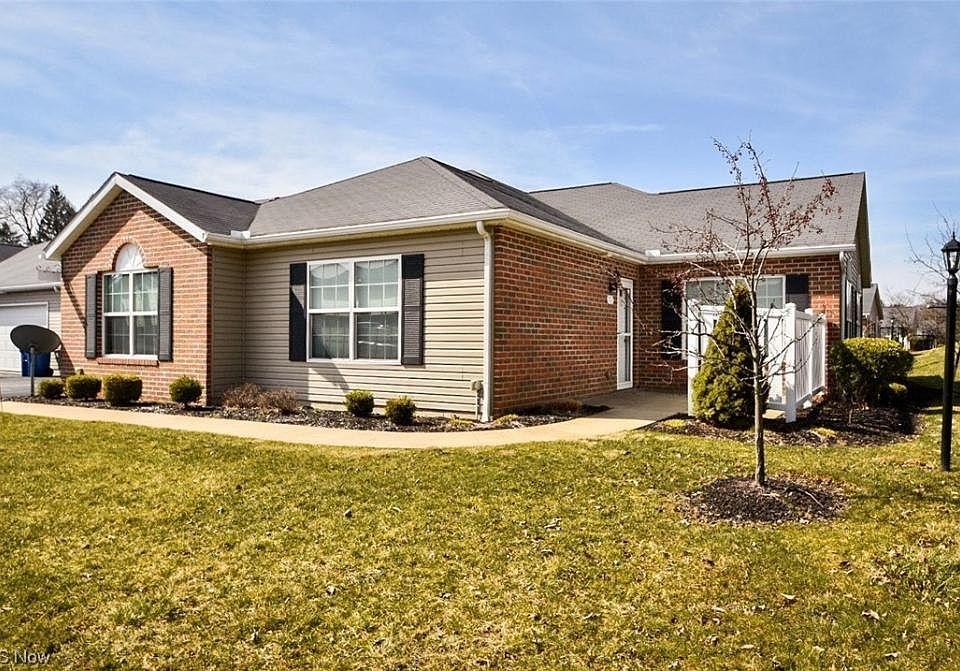 1st image of 173 Woodbury Glen St #173